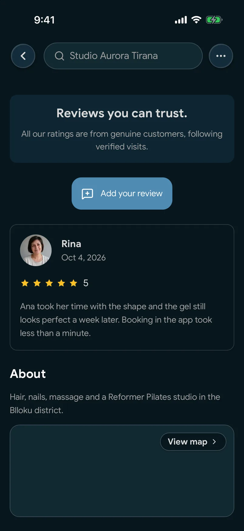Reviews from completed visits on a venue page in the EasyBook app