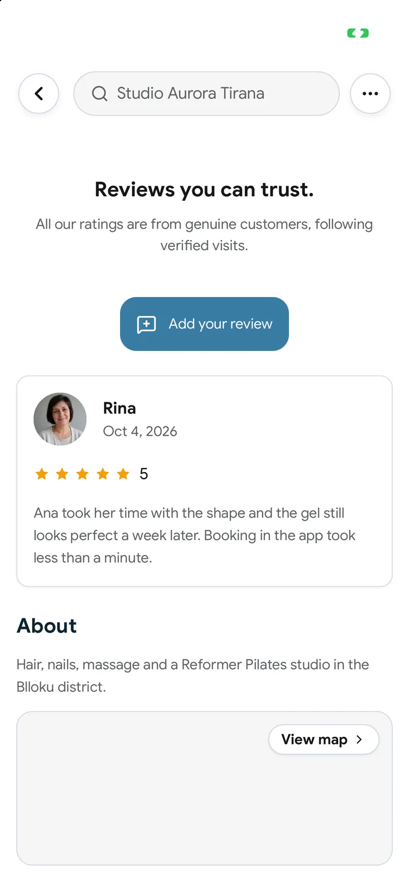 Reviews from completed visits on a venue page in the EasyBook app