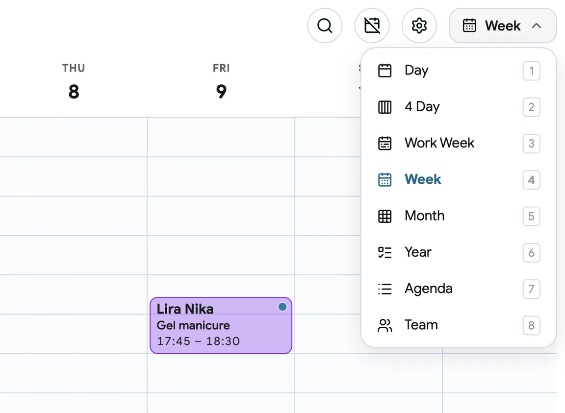 The EasyBook calendar in week view