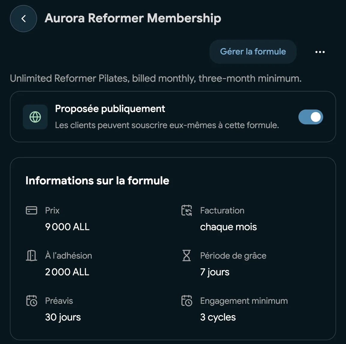 Une formule d’abonnement avec frais d’inscription et engagement minimum