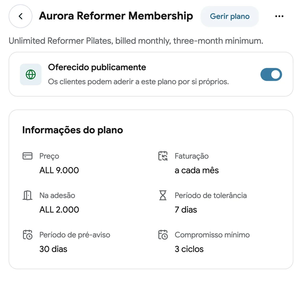 Um plano de adesão com taxa de inscrição e compromisso mínimo